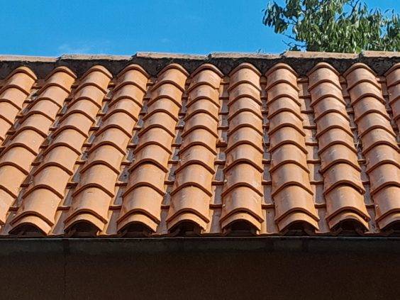 Nettoyage de toiture à Saint-Benoît : contactez les professionnels de Legrain Pro