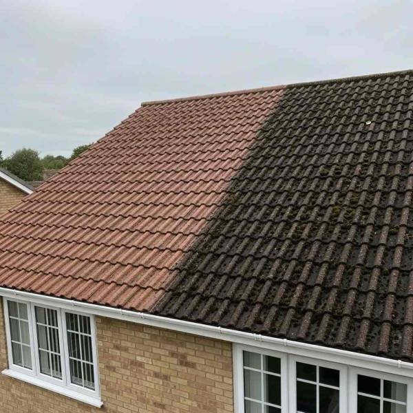 Nettoyage d’une toiture de 220m² avec traitement hydrofuge à Châtellerault